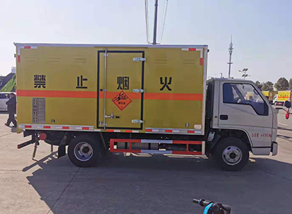 浈江爆破器材运输车工人安全操作规范与智能技术保障